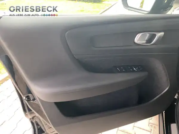 VOLVO C40 (9/17)