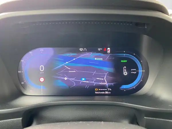 VOLVO C40 (16/22)