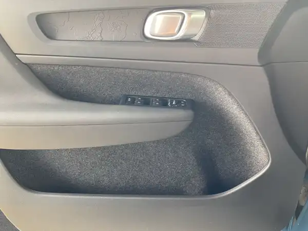 VOLVO C40 (17/22)