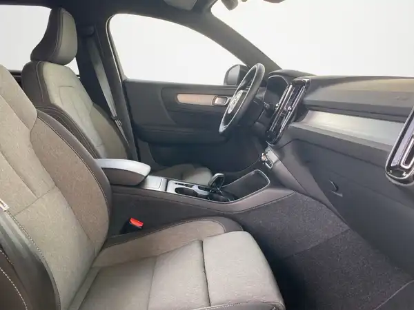VOLVO C40 (12/21)
