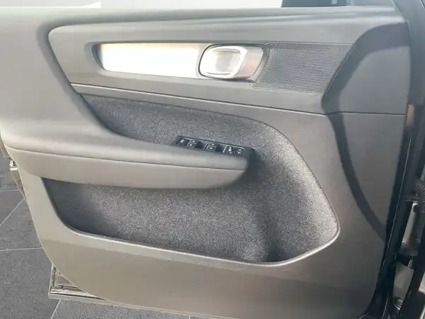 VOLVO C40 (17/21)