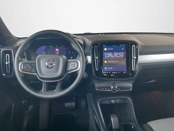 VOLVO C40 (8/21)