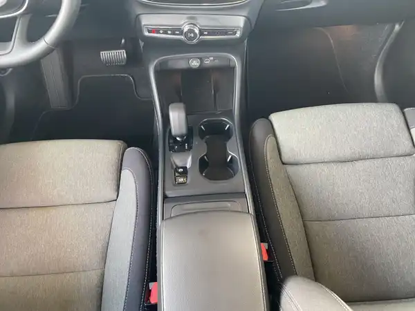 VOLVO C40 (9/21)