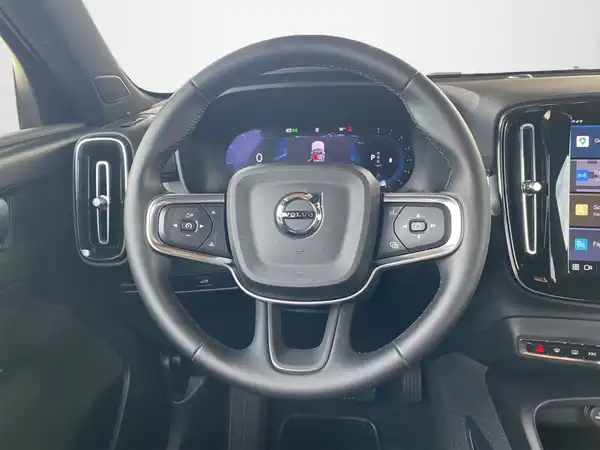 VOLVO C40 (10/21)