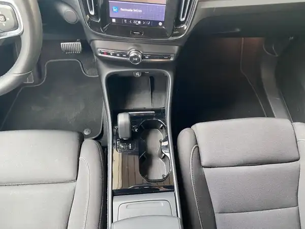 VOLVO C40 (9/20)