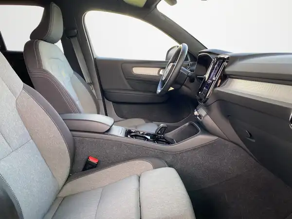 VOLVO C40 (12/21)