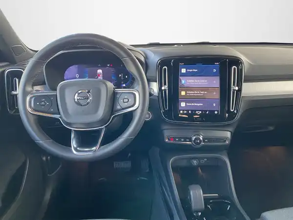 VOLVO C40 (8/21)