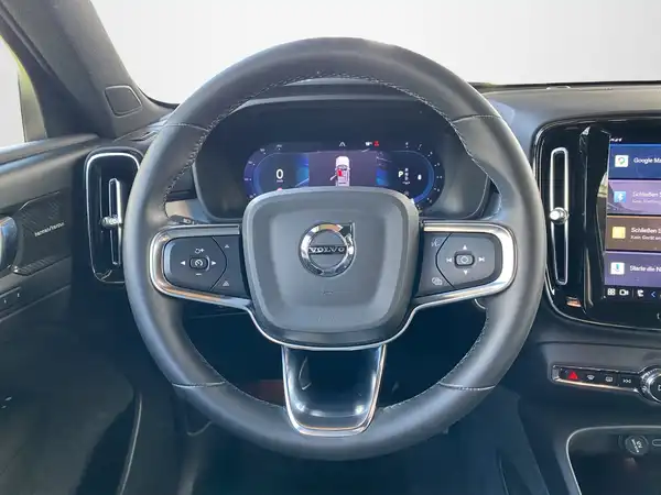 VOLVO C40 (10/21)