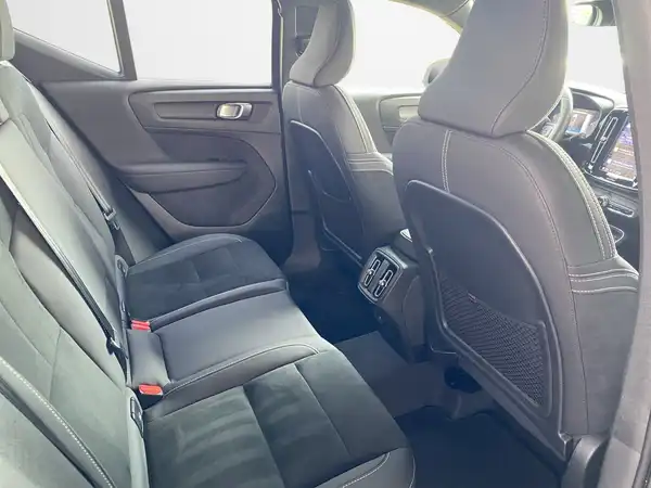 VOLVO C40 (13/22)