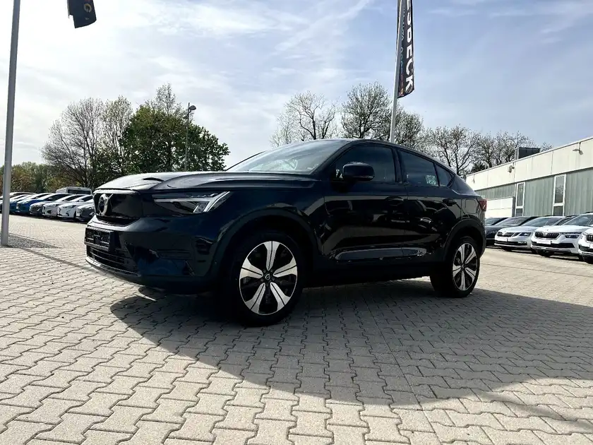 VOLVO C40 (1/28)