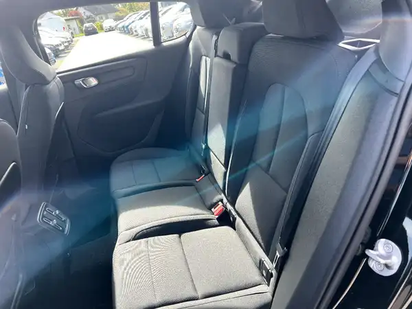 VOLVO C40 (14/28)