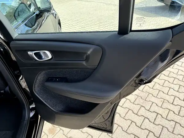 VOLVO C40 (15/28)
