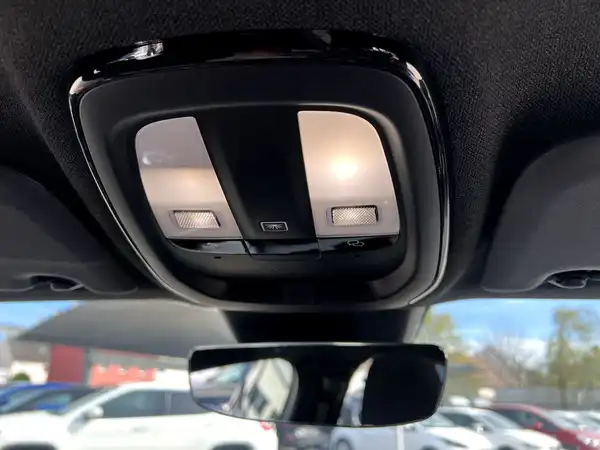 VOLVO C40 (28/28)
