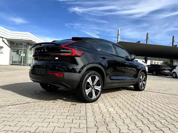 VOLVO C40 (4/28)