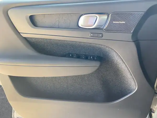 VOLVO C40 (17/22)