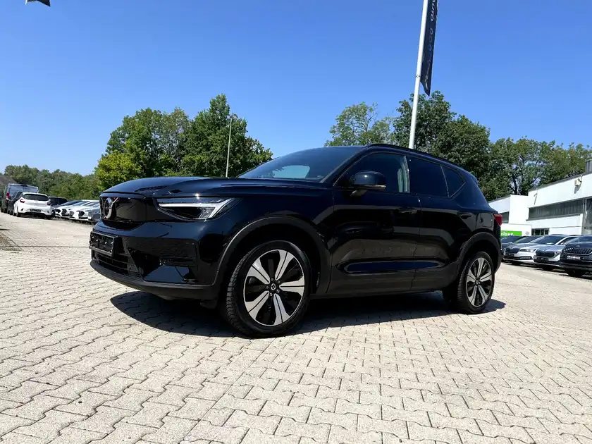 VOLVO C40 (1/28)