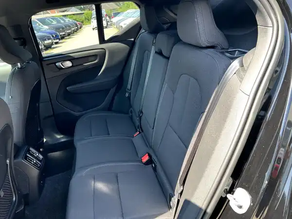 VOLVO C40 (14/28)