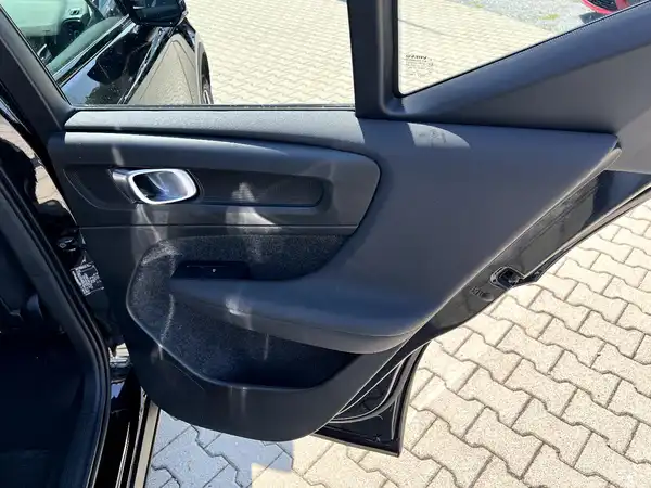 VOLVO C40 (15/28)