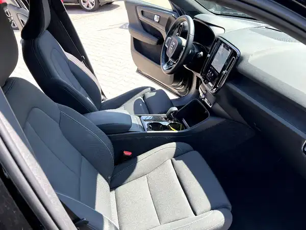 VOLVO C40 (22/28)