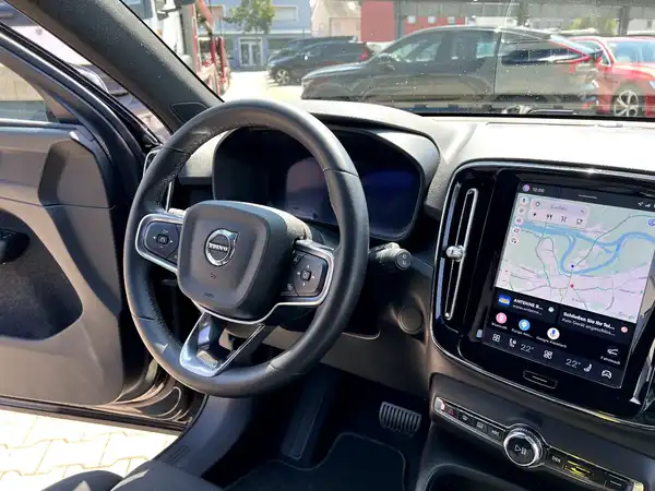 VOLVO C40 (27/28)