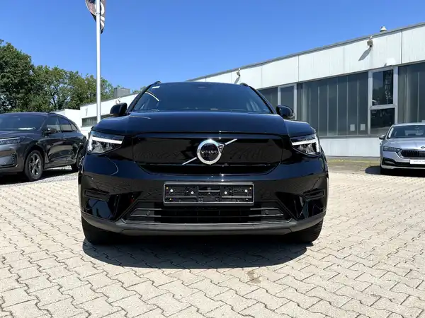 VOLVO C40 (5/28)