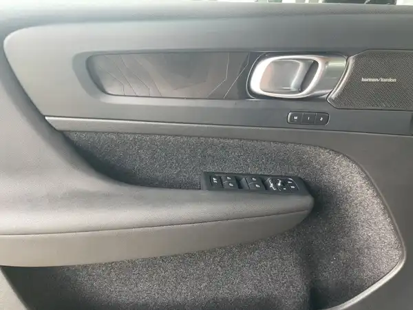 VOLVO C40 (17/19)