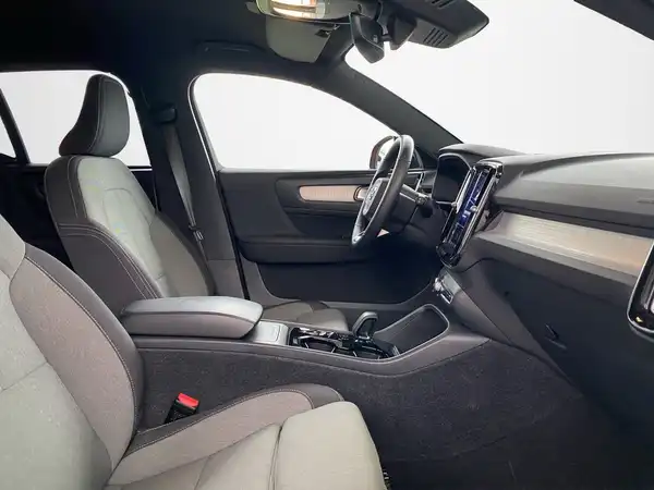 VOLVO C40 (12/23)