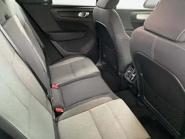 VOLVO C40 (13/23)