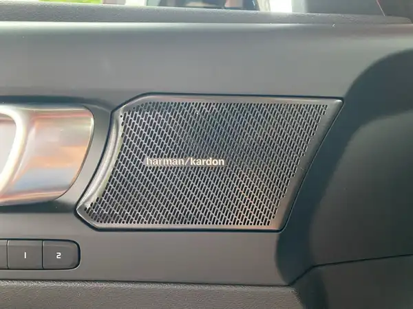 VOLVO C40 (18/23)