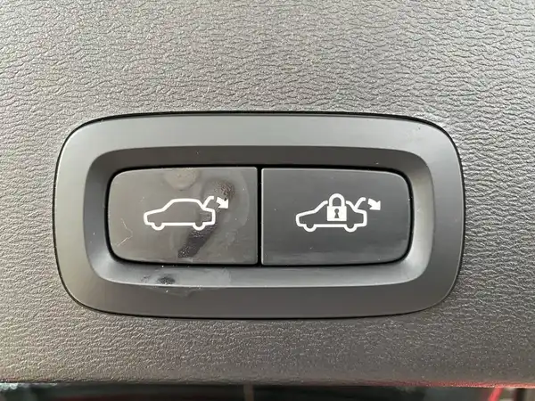 VOLVO C40 (23/23)