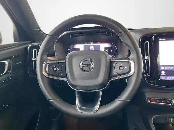 VOLVO C40 (10/23)