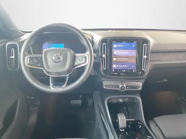 VOLVO C40 (8/22)