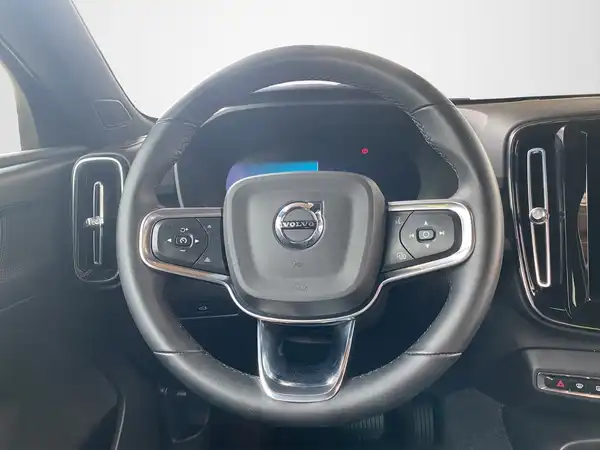 VOLVO C40 (10/22)