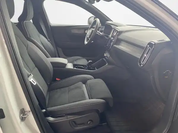 VOLVO C40 (13/24)