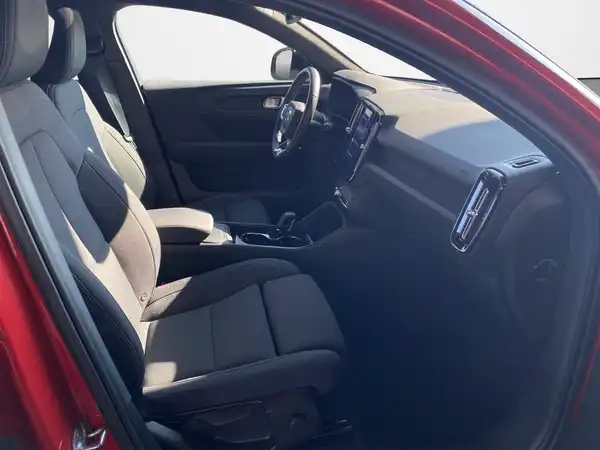 VOLVO C40 (12/20)