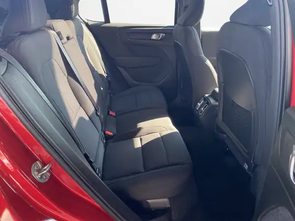 VOLVO C40 (13/20)