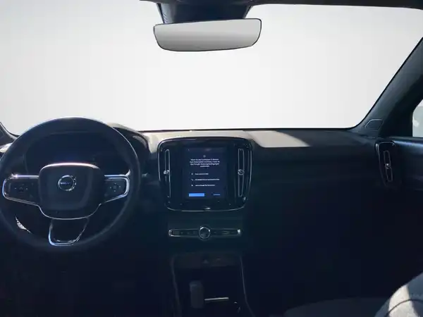 VOLVO C40 (8/20)