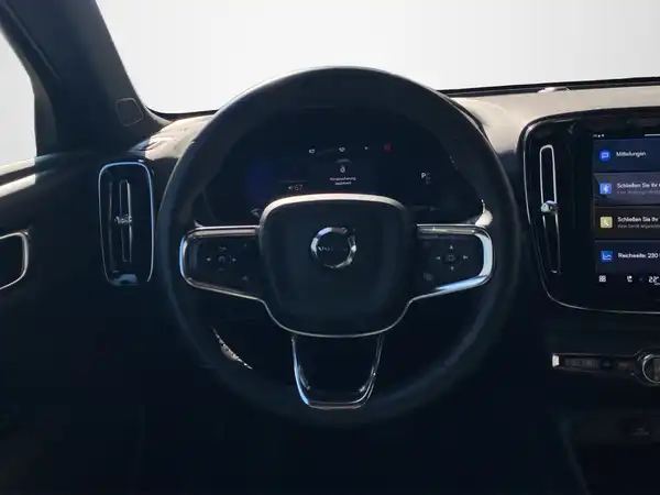 VOLVO C40 (10/20)