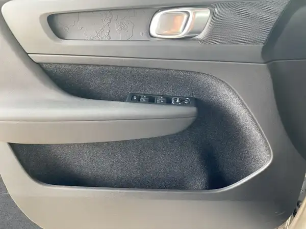 VOLVO C40 (17/19)