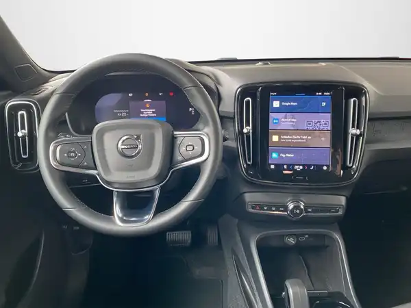 VOLVO C40 (8/19)