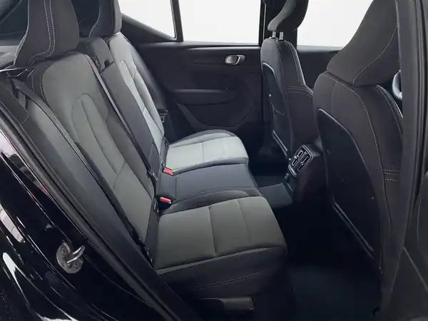 VOLVO C40 (13/20)