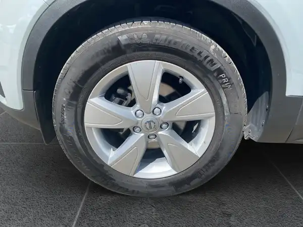 VOLVO C40 (15/17)