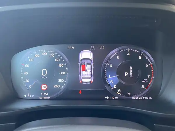 VOLVO C40 (16/17)