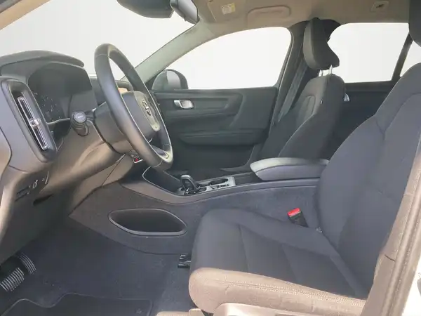 VOLVO C40 (7/17)
