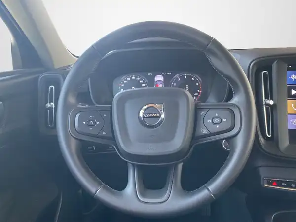 VOLVO C40 (10/17)