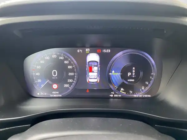 VOLVO C40 (16/22)