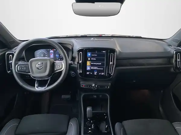 VOLVO C40 (8/22)