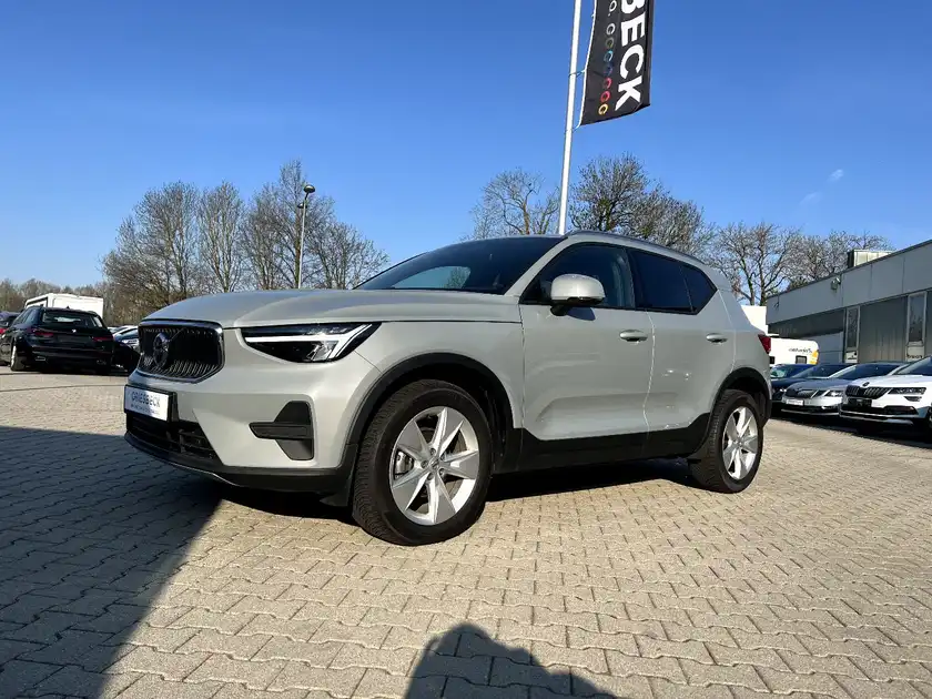 VOLVO C40 (1/28)