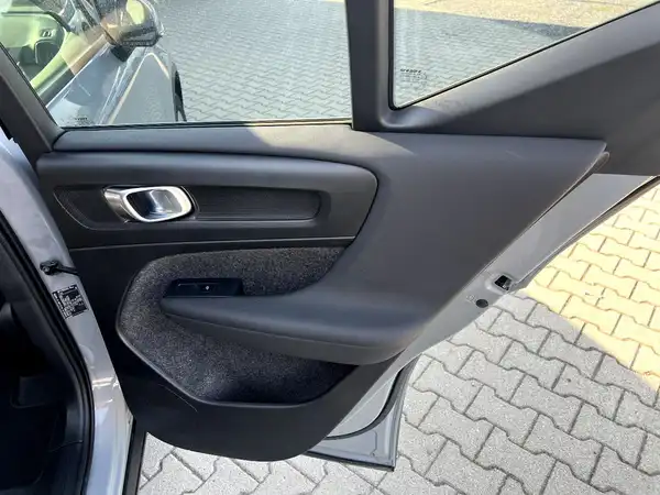 VOLVO C40 (15/28)