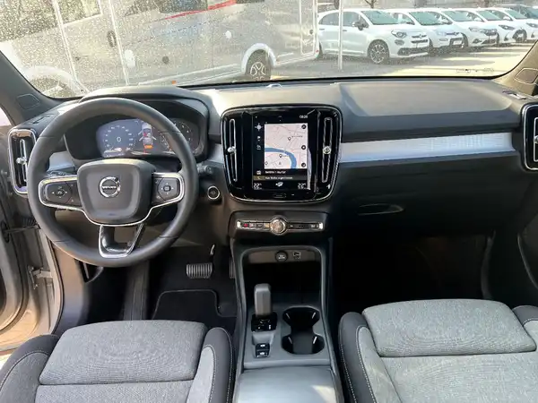 VOLVO C40 (19/28)